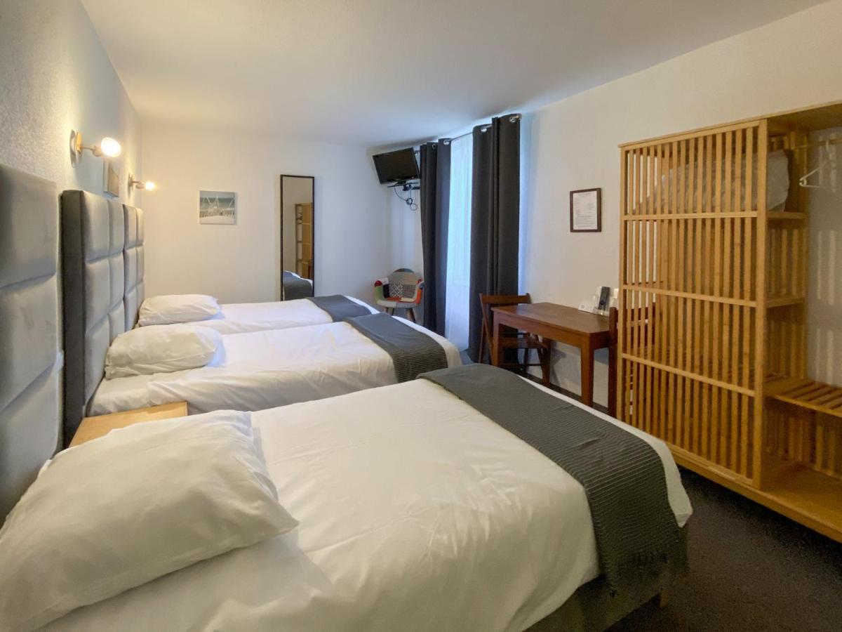 Hôtel Les Tilleuls de Pareloup à Salles-Curan Extérieur photo