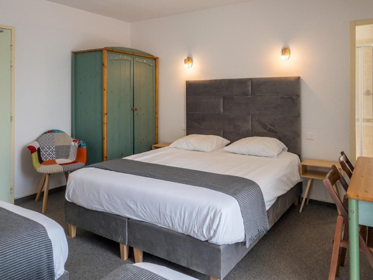 Hôtel Les Tilleuls de Pareloup à Salles-Curan Extérieur photo