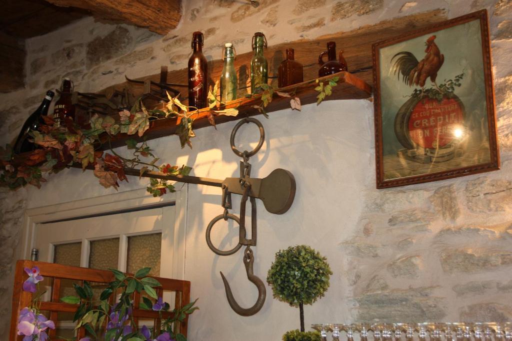 Hôtel Les Tilleuls de Pareloup à Salles-Curan Extérieur photo
